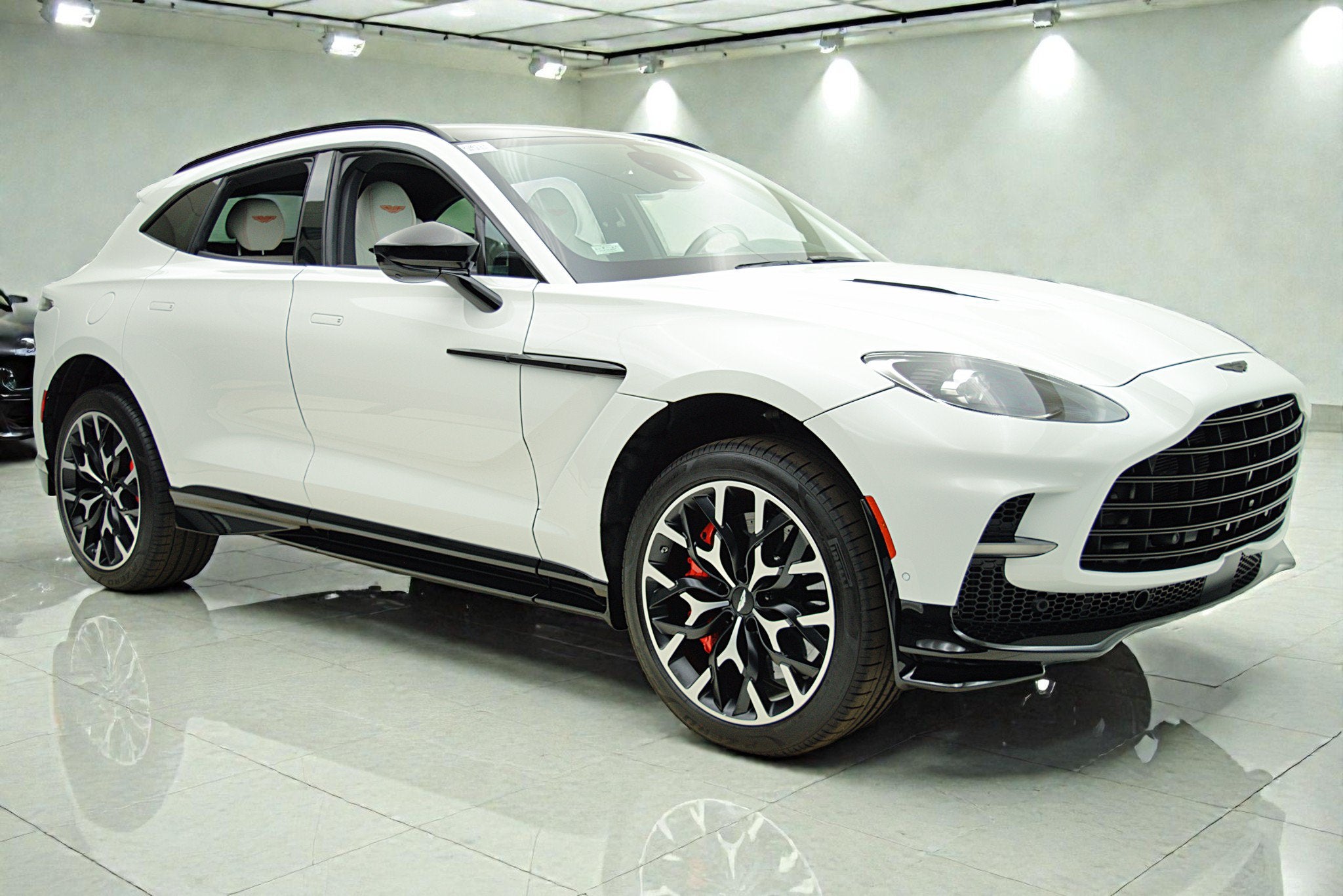 2023 Aston Martin DBX 707