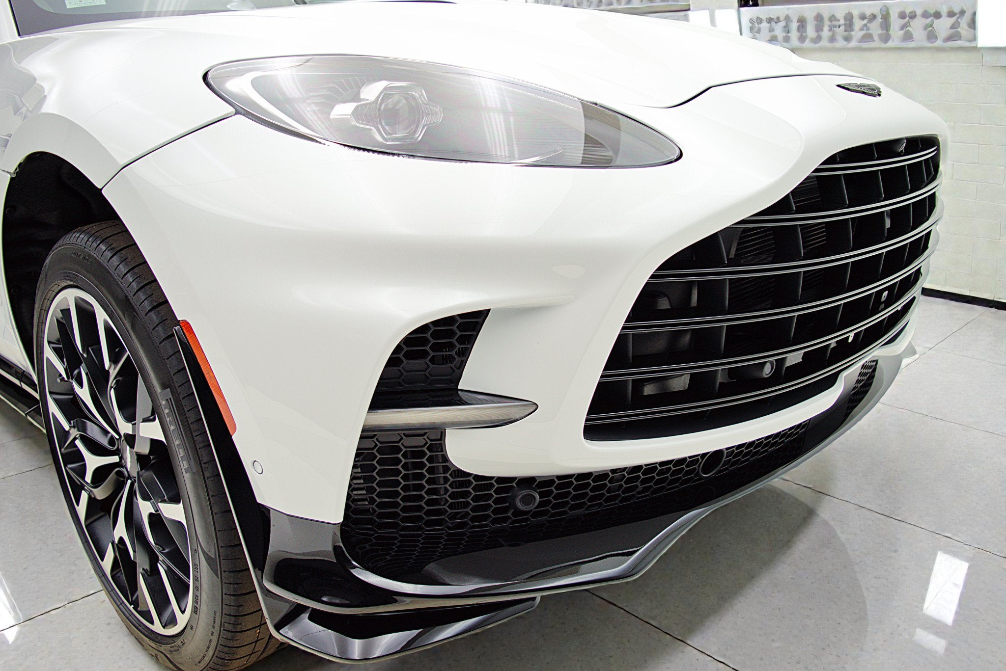 2023 Aston Martin DBX 707