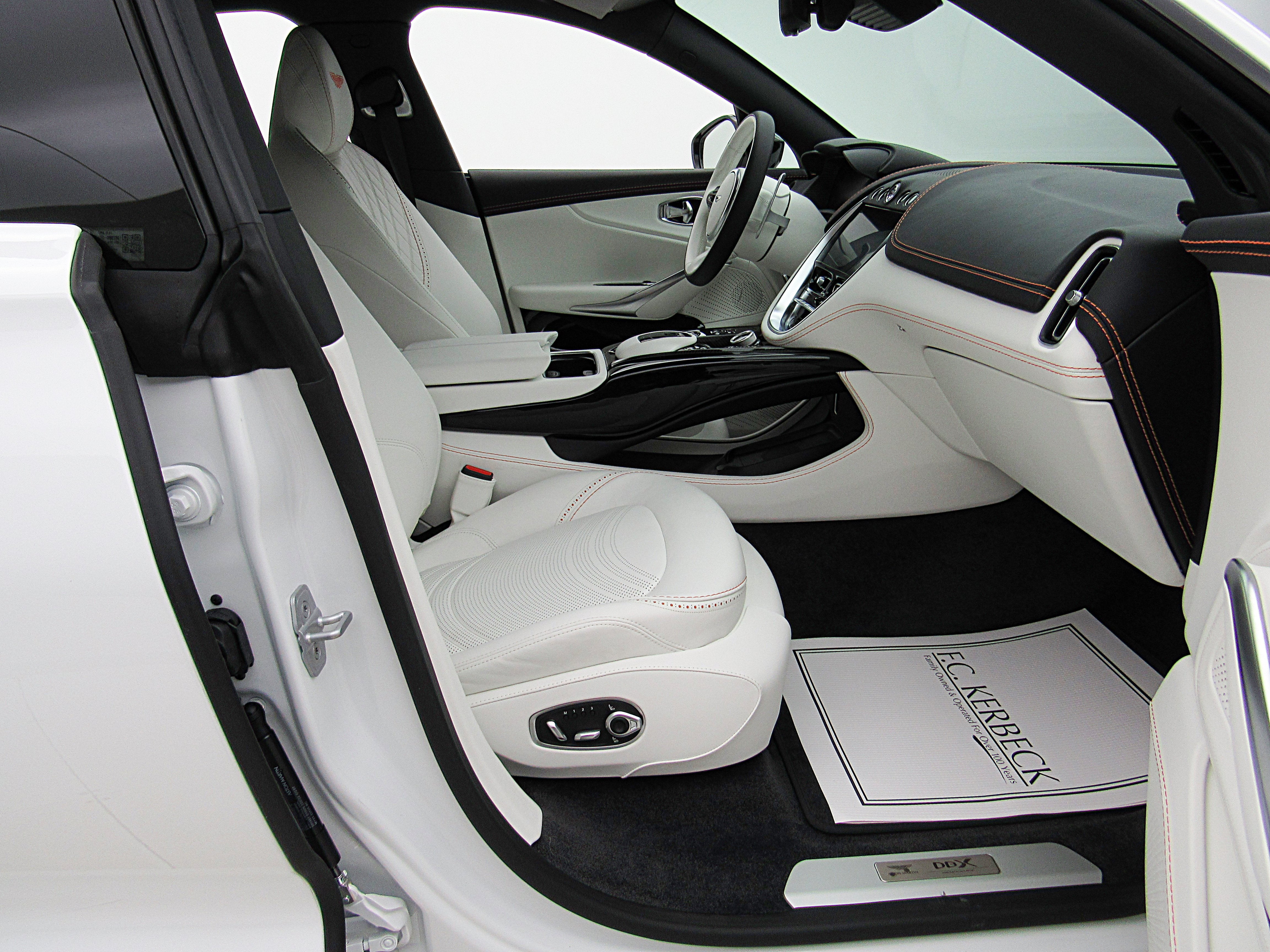 2023 Aston Martin DBX 707