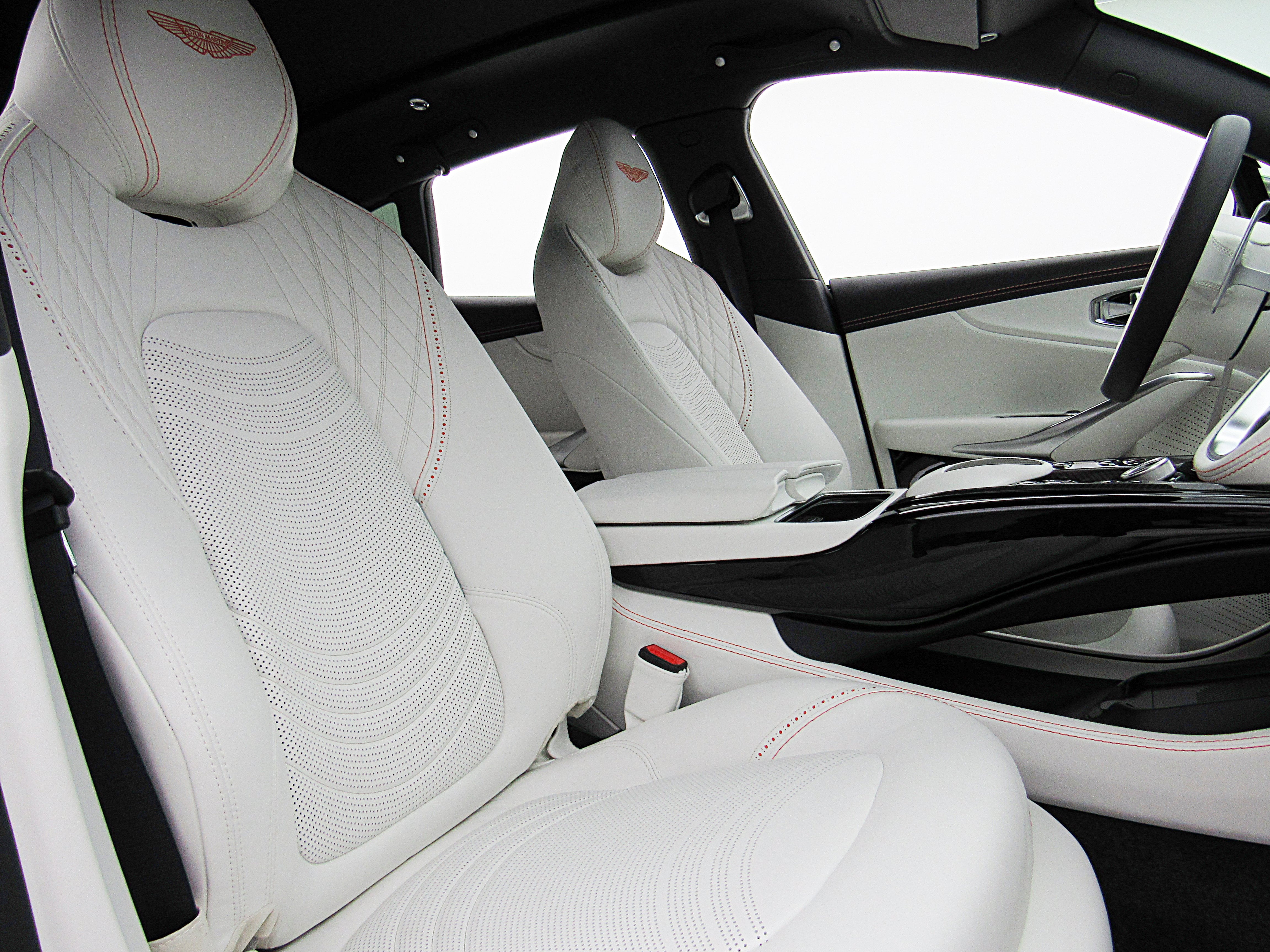 2023 Aston Martin DBX 707