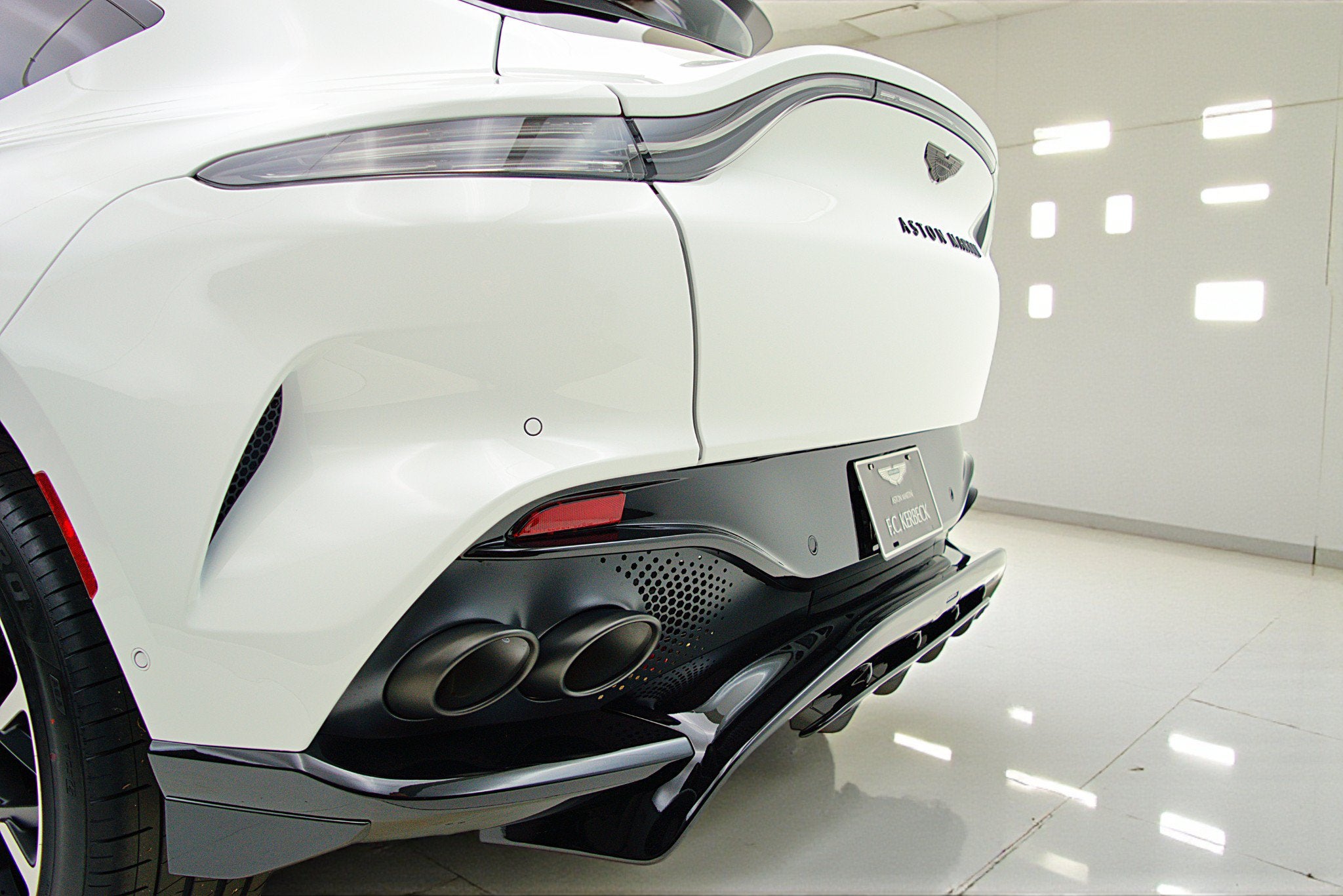 2023 Aston Martin DBX 707