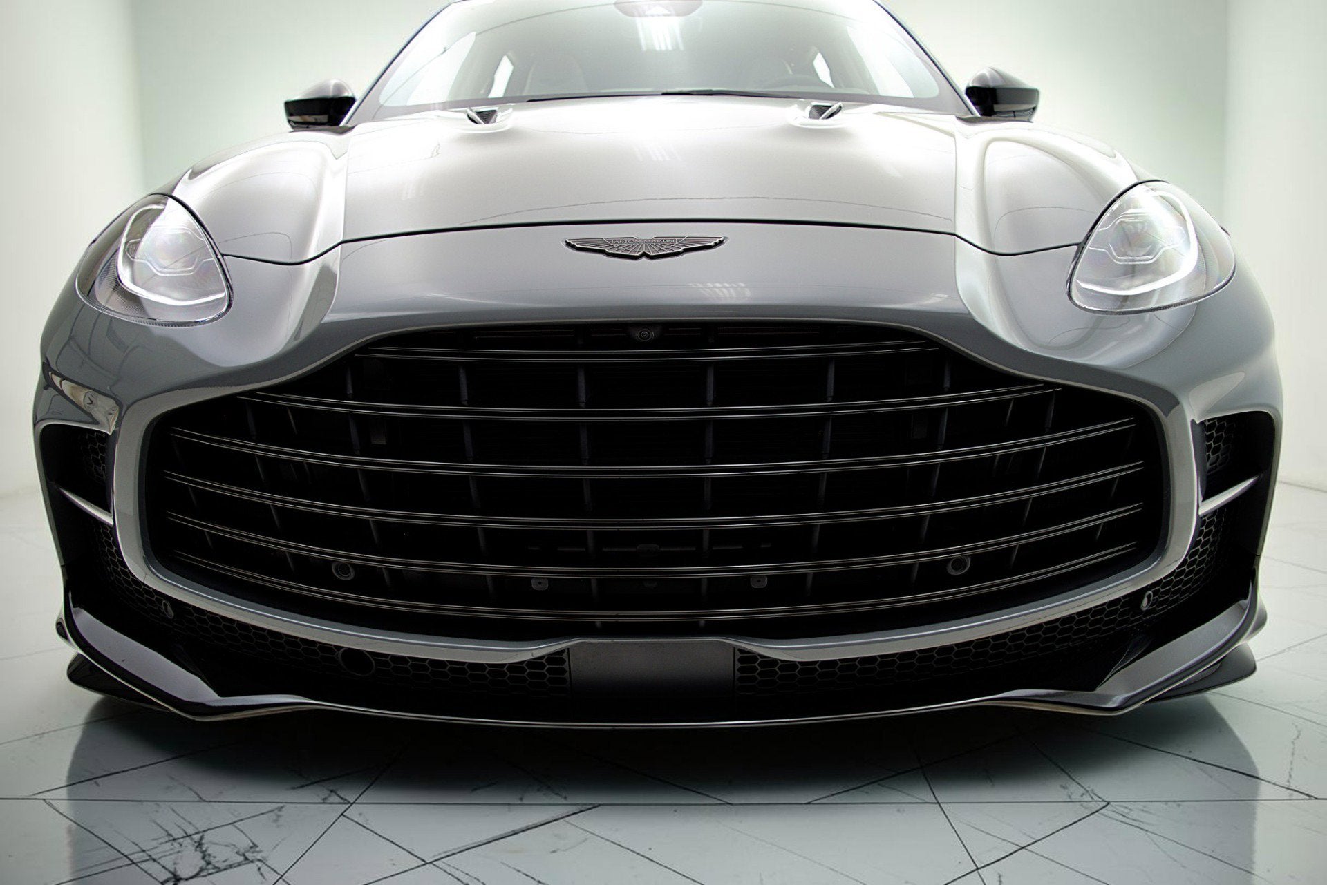 2023 Aston Martin DBX 707