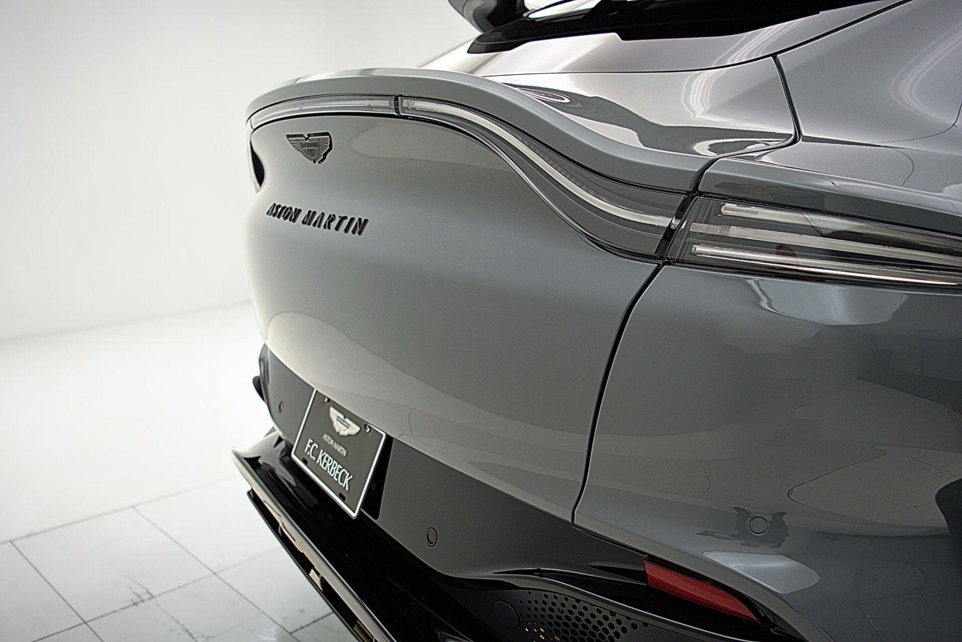 2023 Aston Martin DBX 707