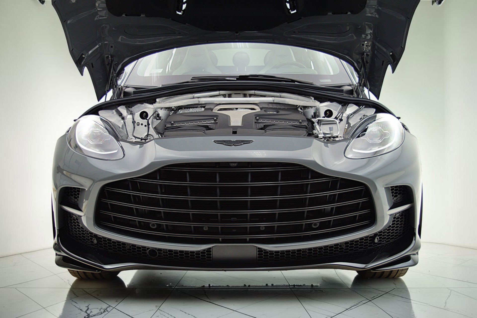 2023 Aston Martin DBX 707