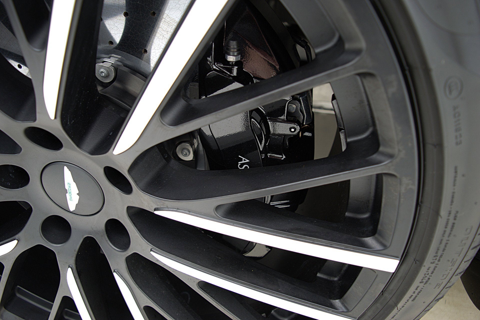 2023 Aston Martin DBX 707