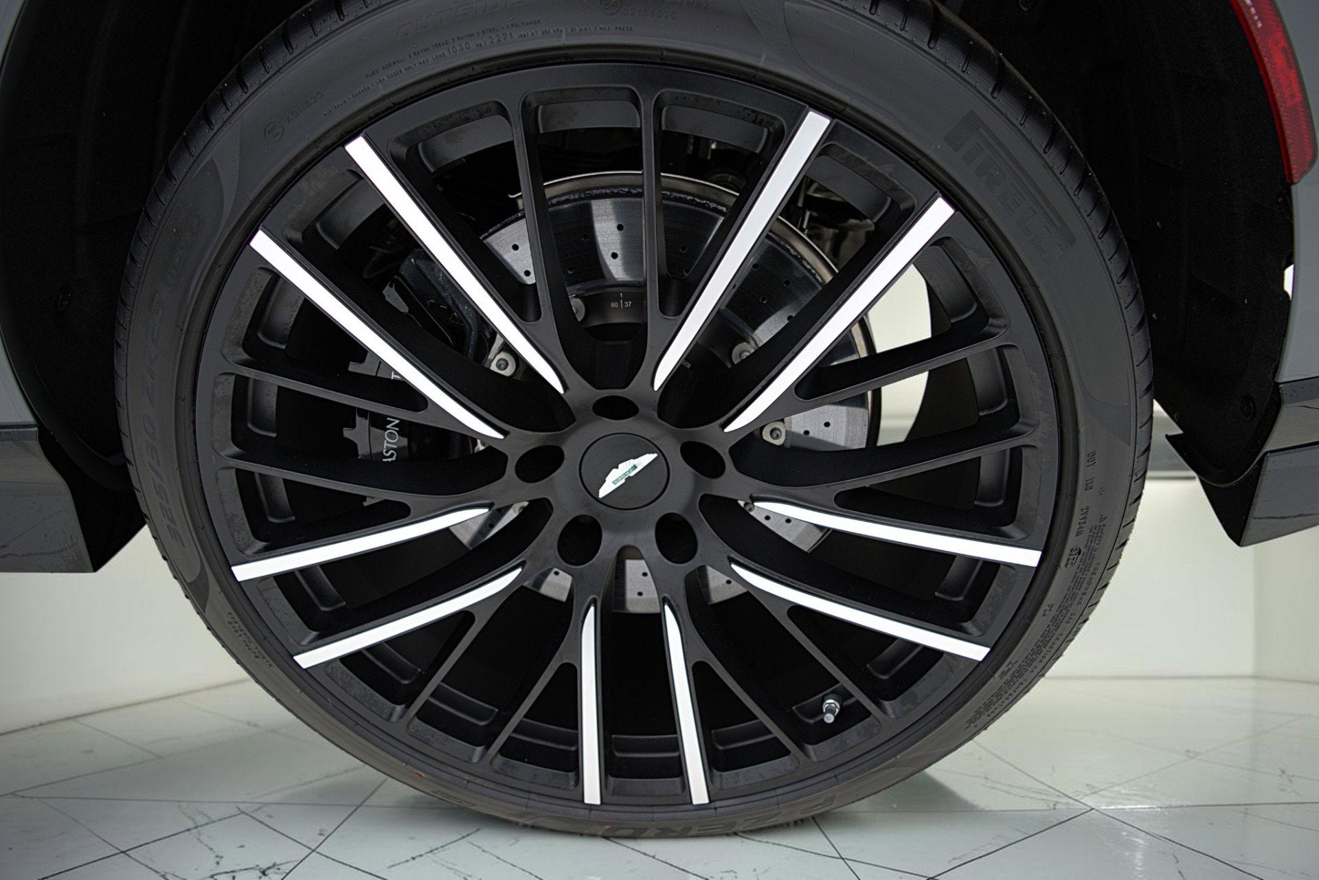 2023 Aston Martin DBX 707