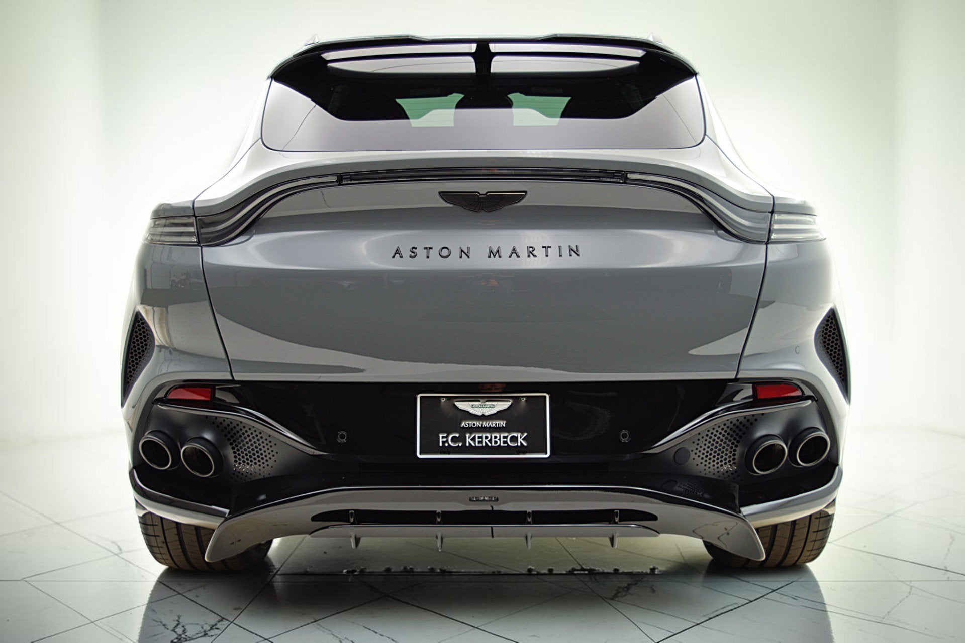 2023 Aston Martin DBX 707
