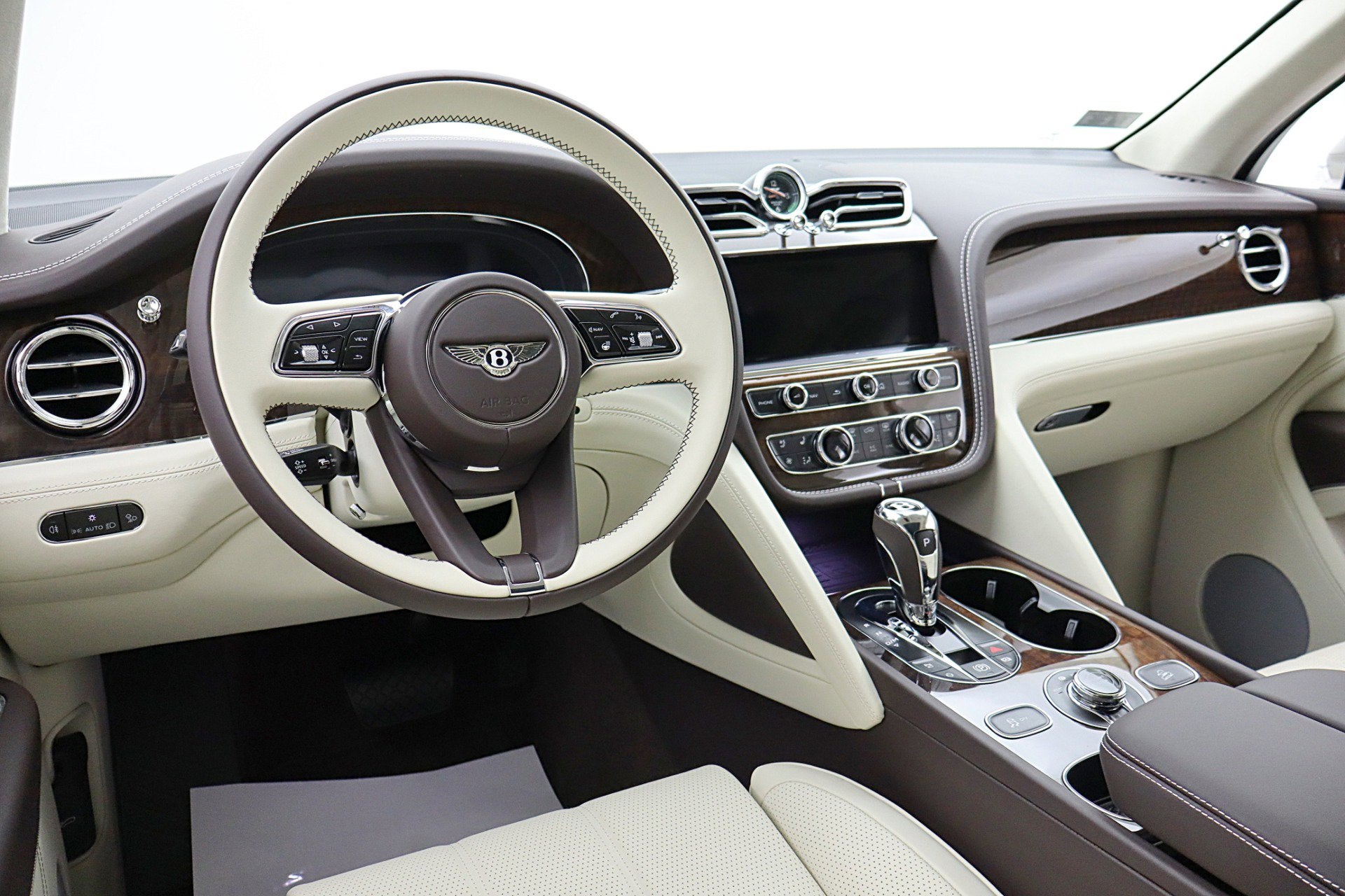 2024 Bentley Bentayga Hybrid V6/LEASE OPTIONS AVAILABLE