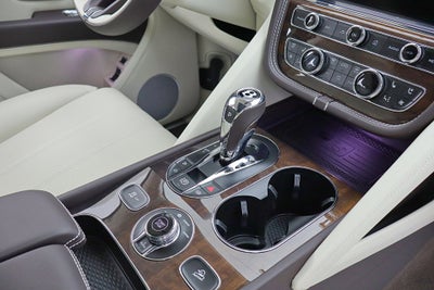 2024 Bentley Bentayga Hybrid V6/LEASE OPTIONS AVAILABLE
