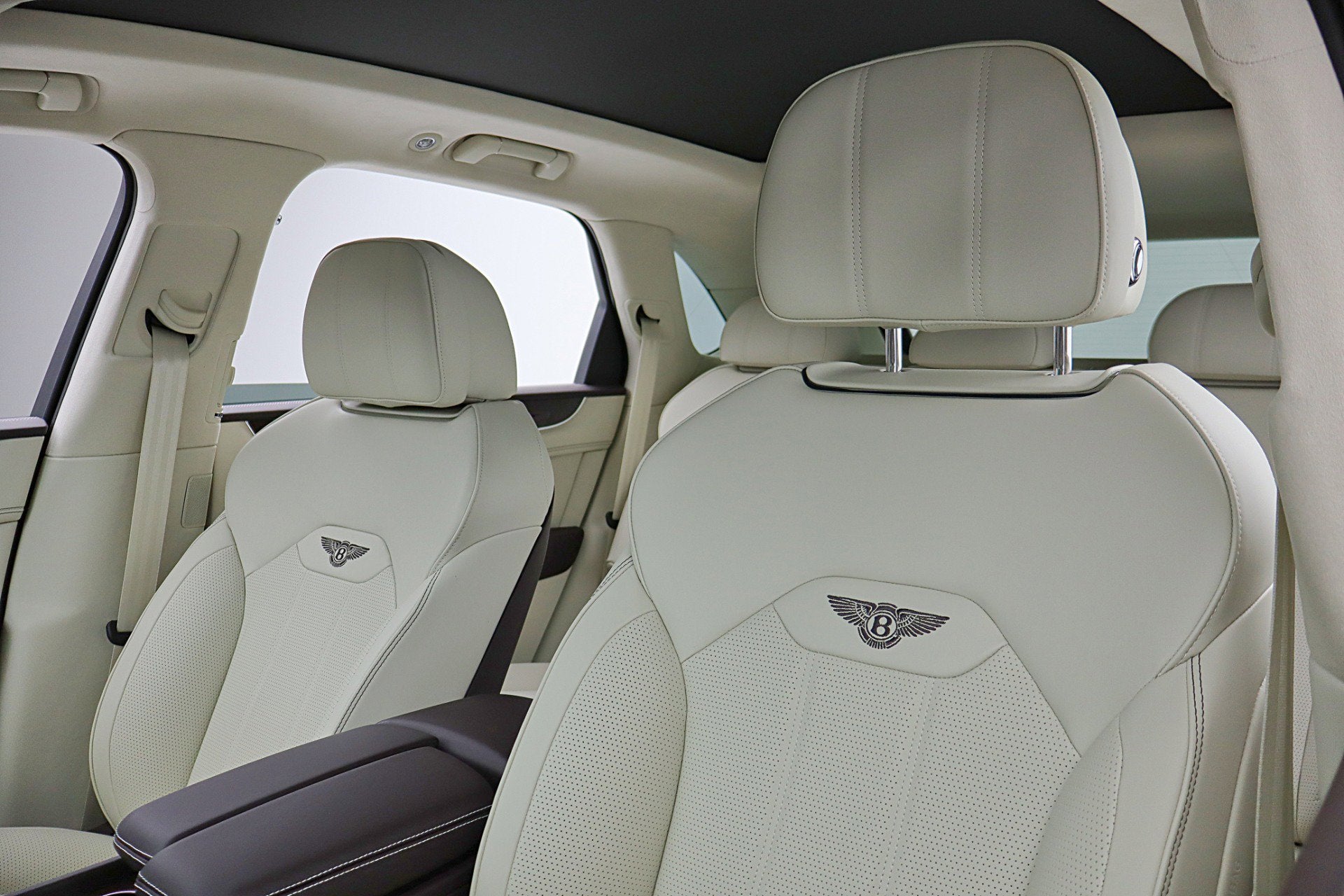 2024 Bentley Bentayga Hybrid V6/LEASE OPTIONS AVAILABLE