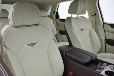 2024 Bentley Bentayga Hybrid V6/LEASE OPTIONS AVAILABLE