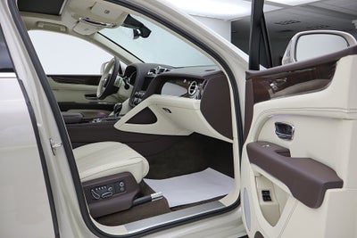 2024 Bentley Bentayga Hybrid V6/LEASE OPTIONS AVAILABLE