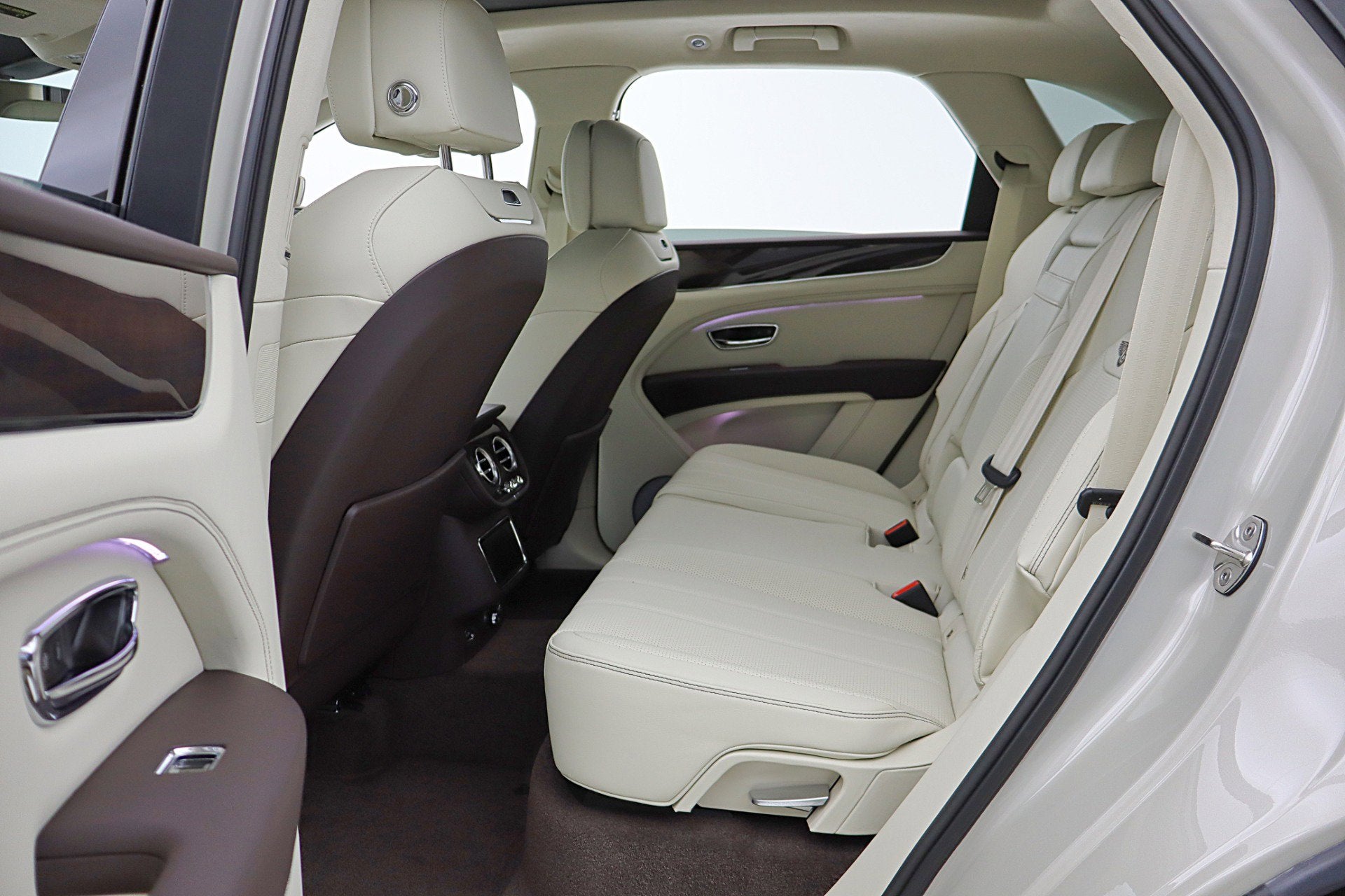 2024 Bentley Bentayga Hybrid V6/LEASE OPTIONS AVAILABLE