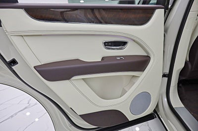 2024 Bentley Bentayga Hybrid V6/LEASE OPTIONS AVAILABLE
