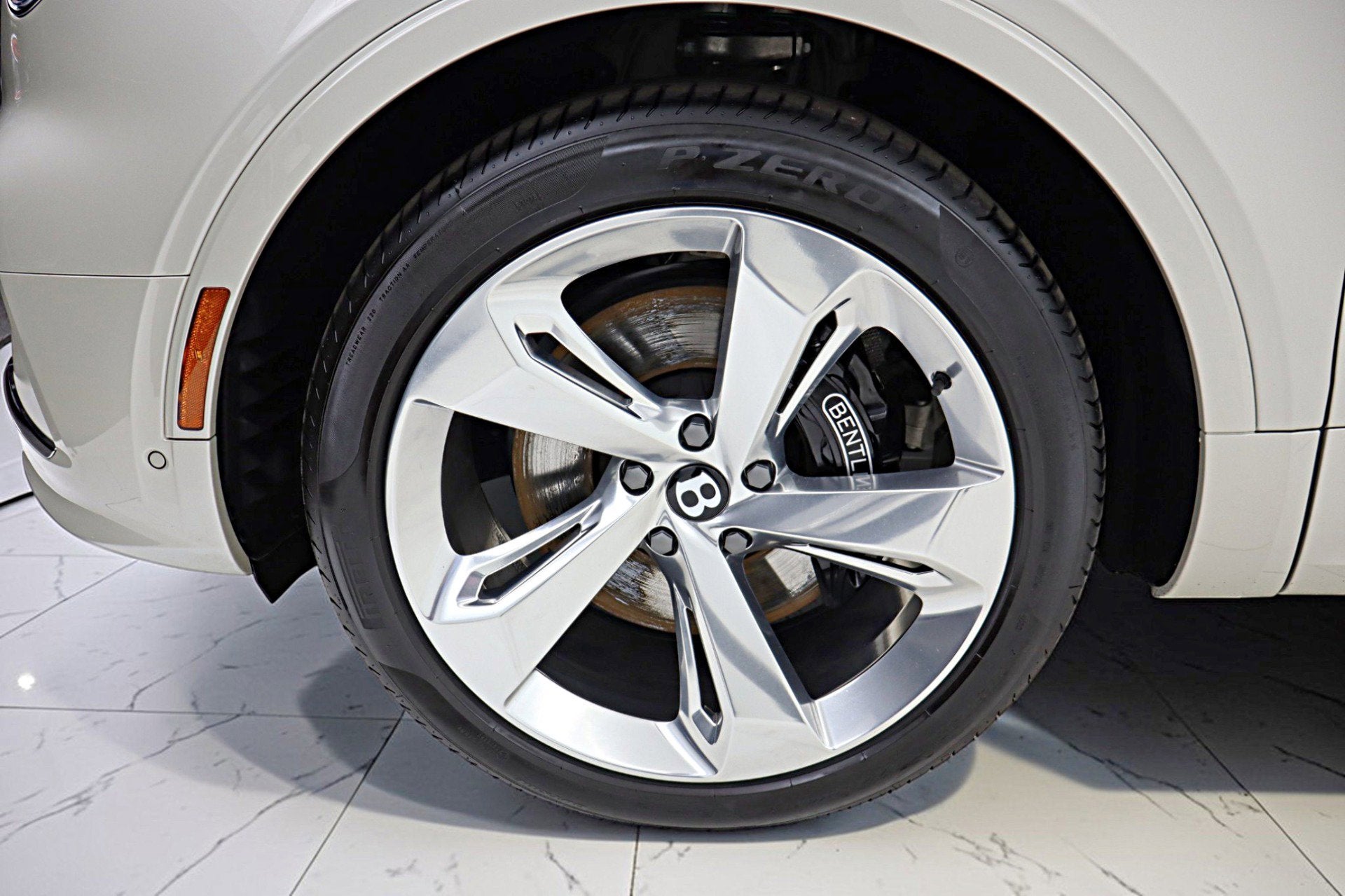 2024 Bentley Bentayga Hybrid V6/LEASE OPTIONS AVAILABLE