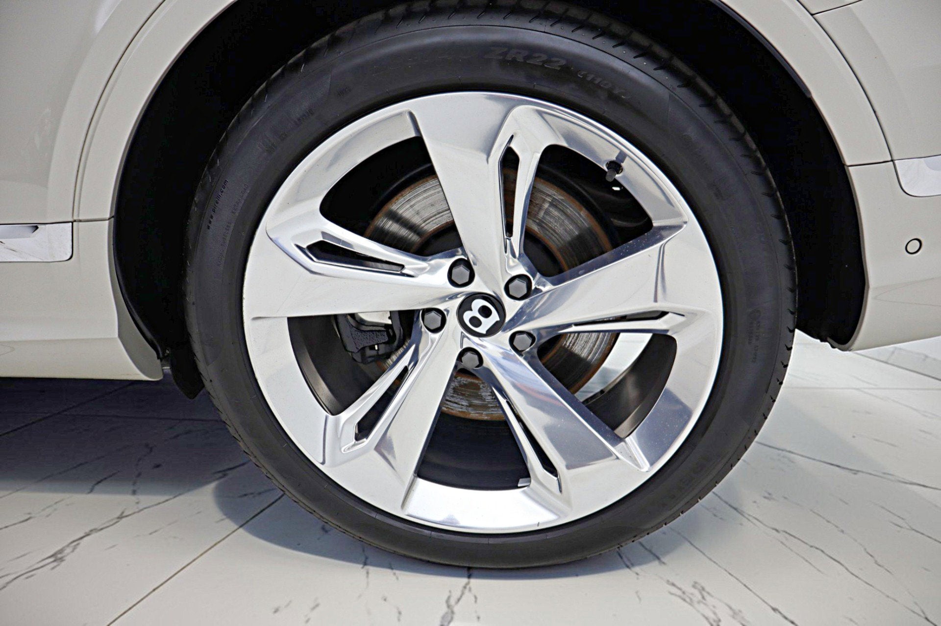 2024 Bentley Bentayga Hybrid V6/LEASE OPTIONS AVAILABLE