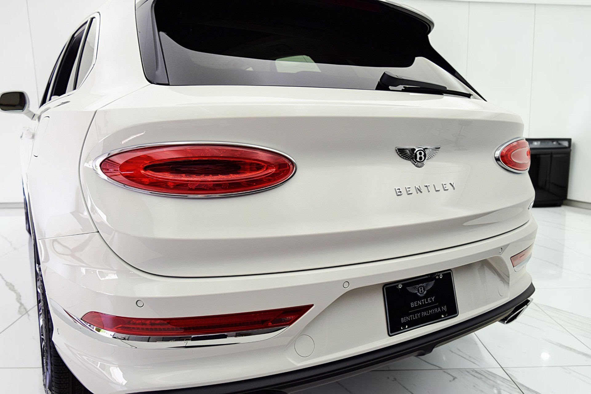 2023 Bentley Bentayga Hybrid V6/LEASE OPTIONS AVAILABLE