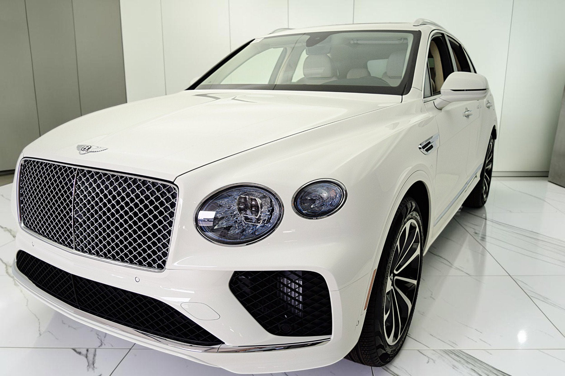 2023 Bentley Bentayga Hybrid V6/LEASE OPTIONS AVAILABLE