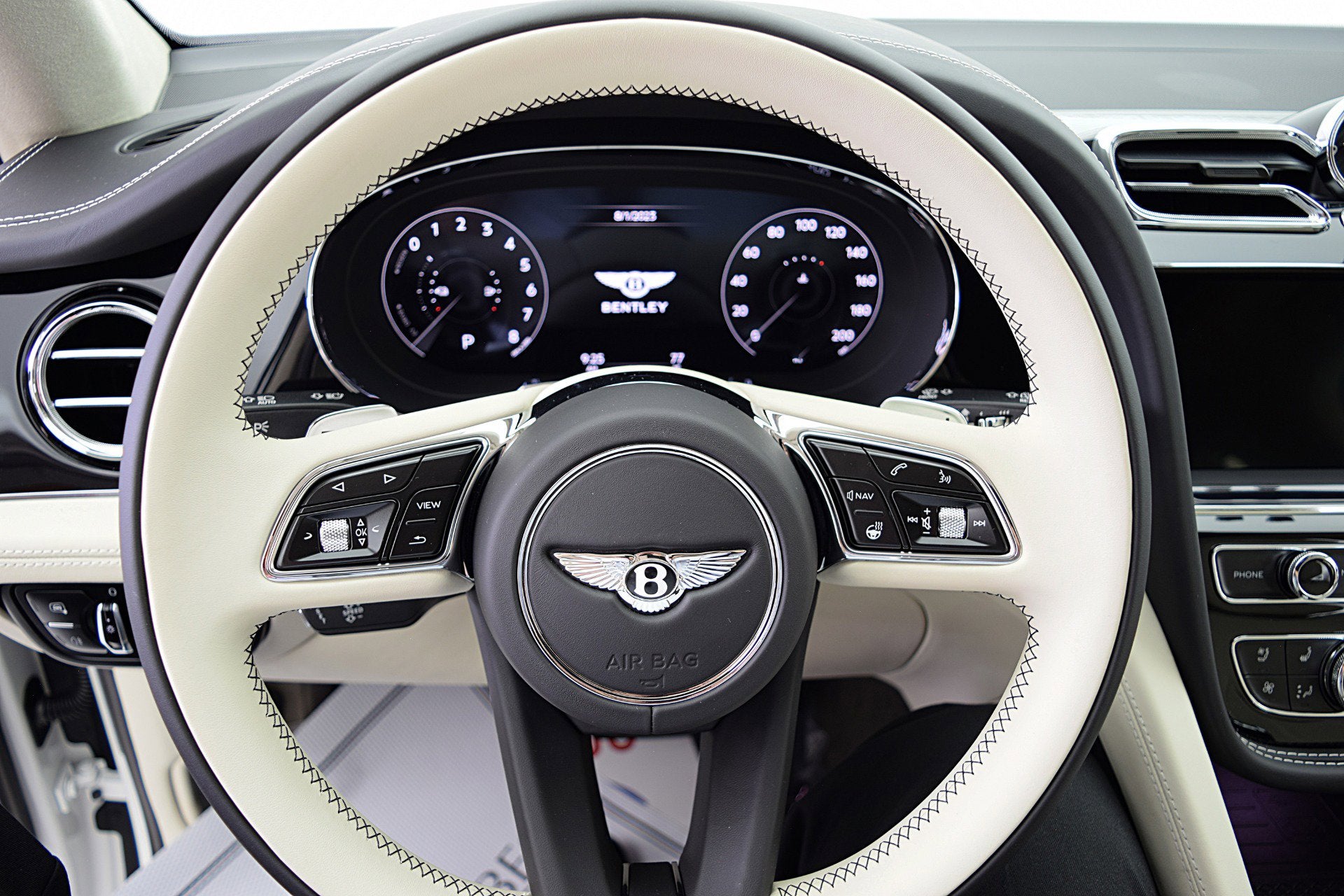 2023 Bentley Bentayga Hybrid V6/LEASE OPTIONS AVAILABLE