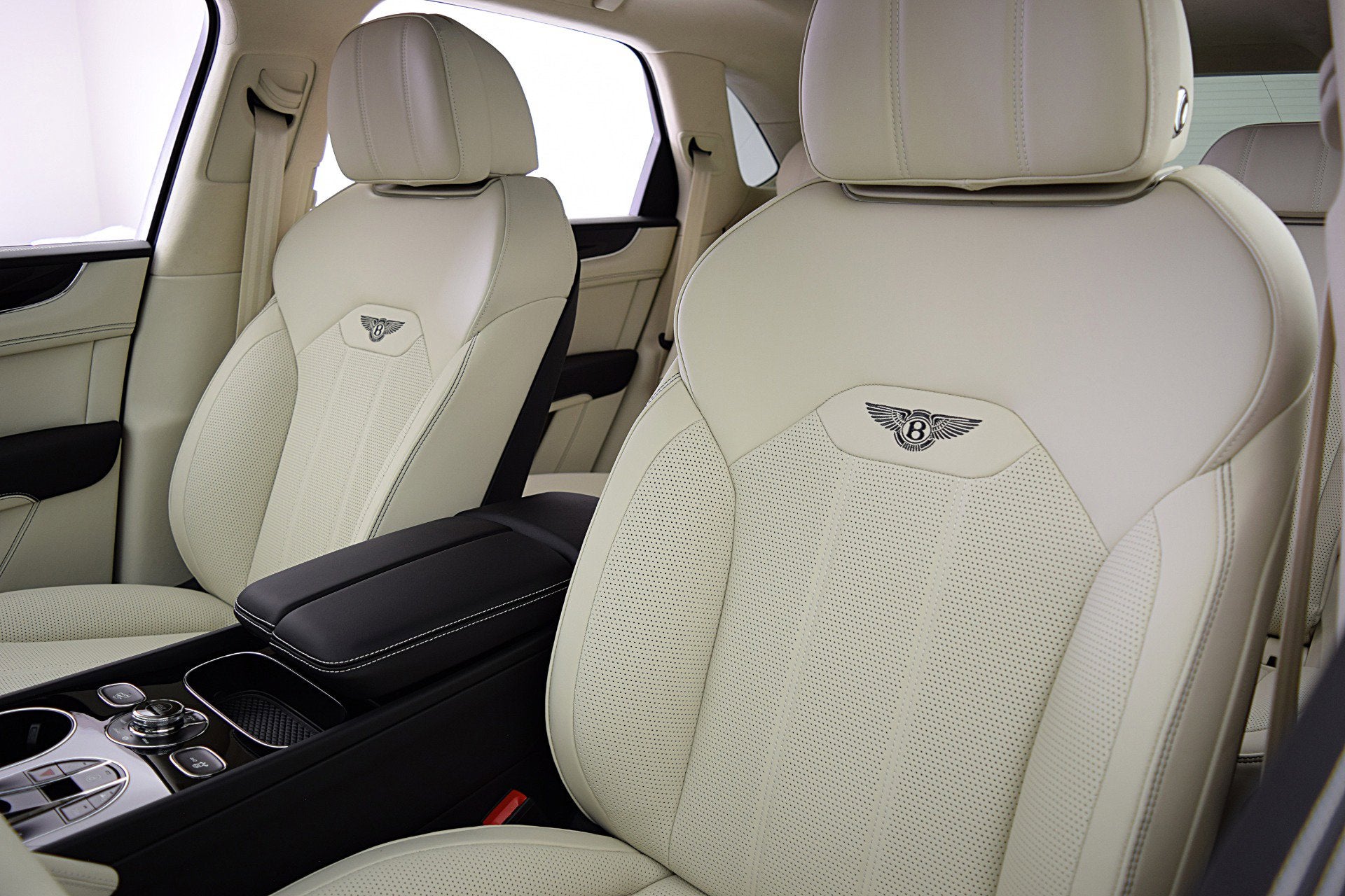 2023 Bentley Bentayga Hybrid V6/LEASE OPTIONS AVAILABLE