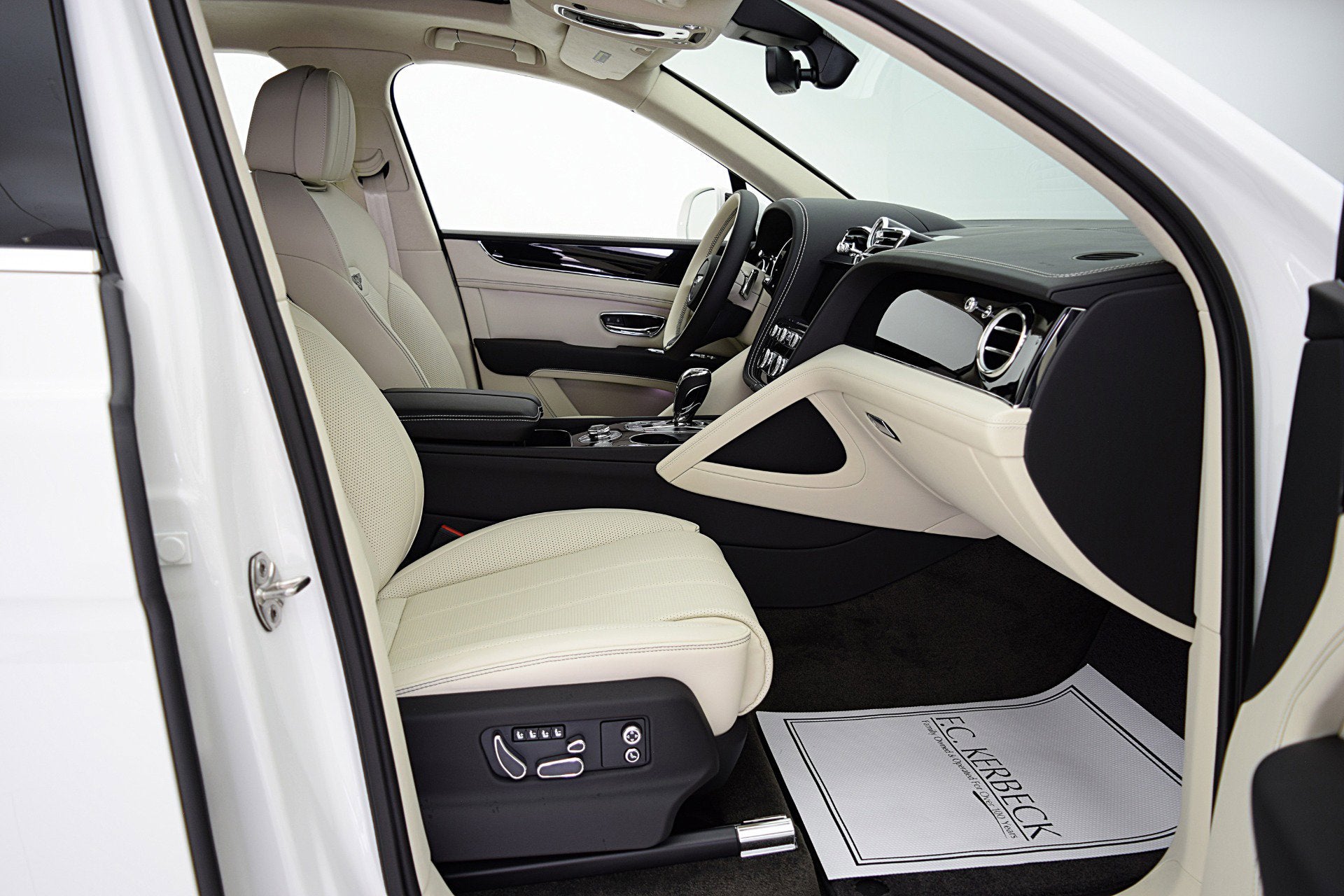 2023 Bentley Bentayga Hybrid V6/LEASE OPTIONS AVAILABLE