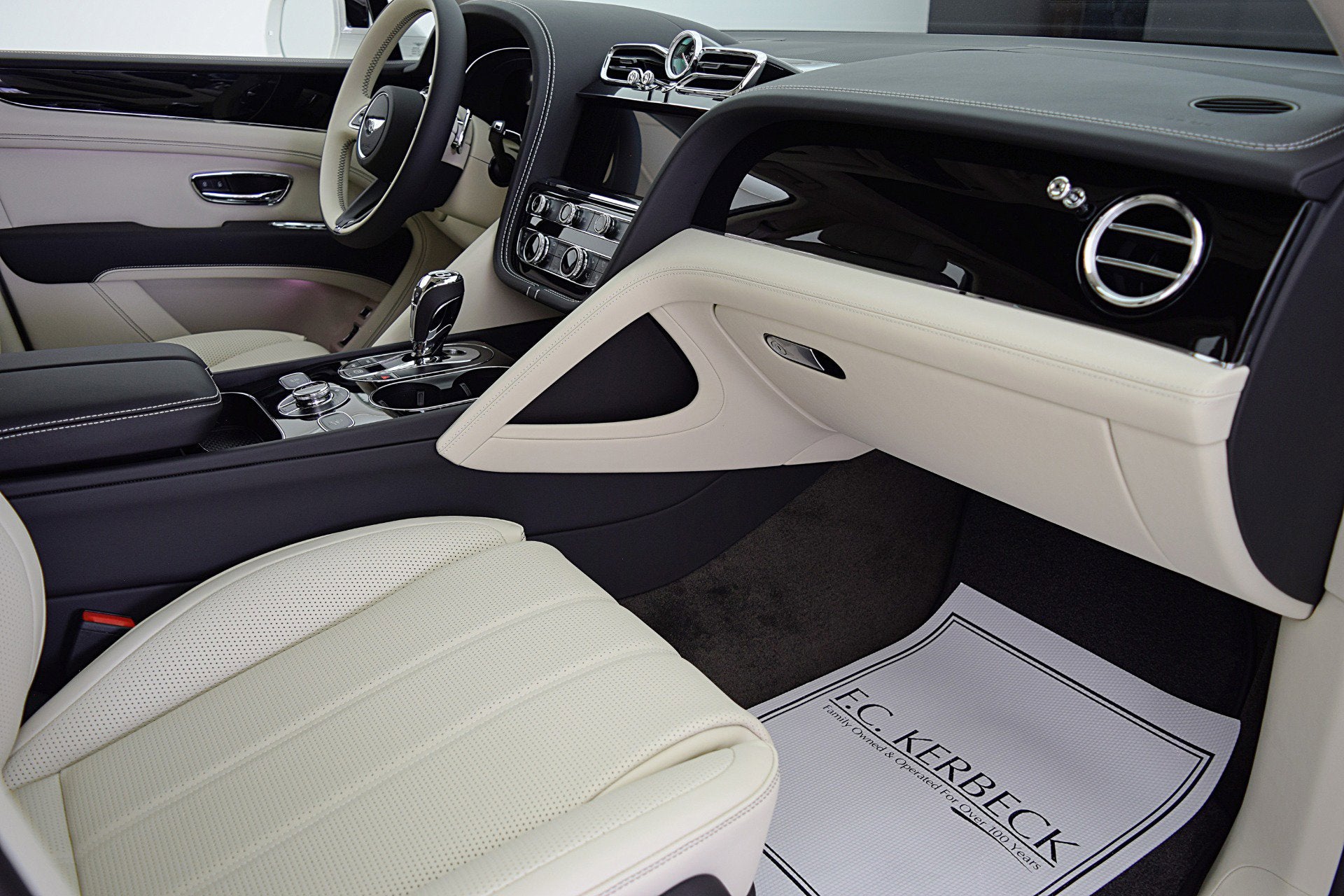 2023 Bentley Bentayga Hybrid V6/LEASE OPTIONS AVAILABLE