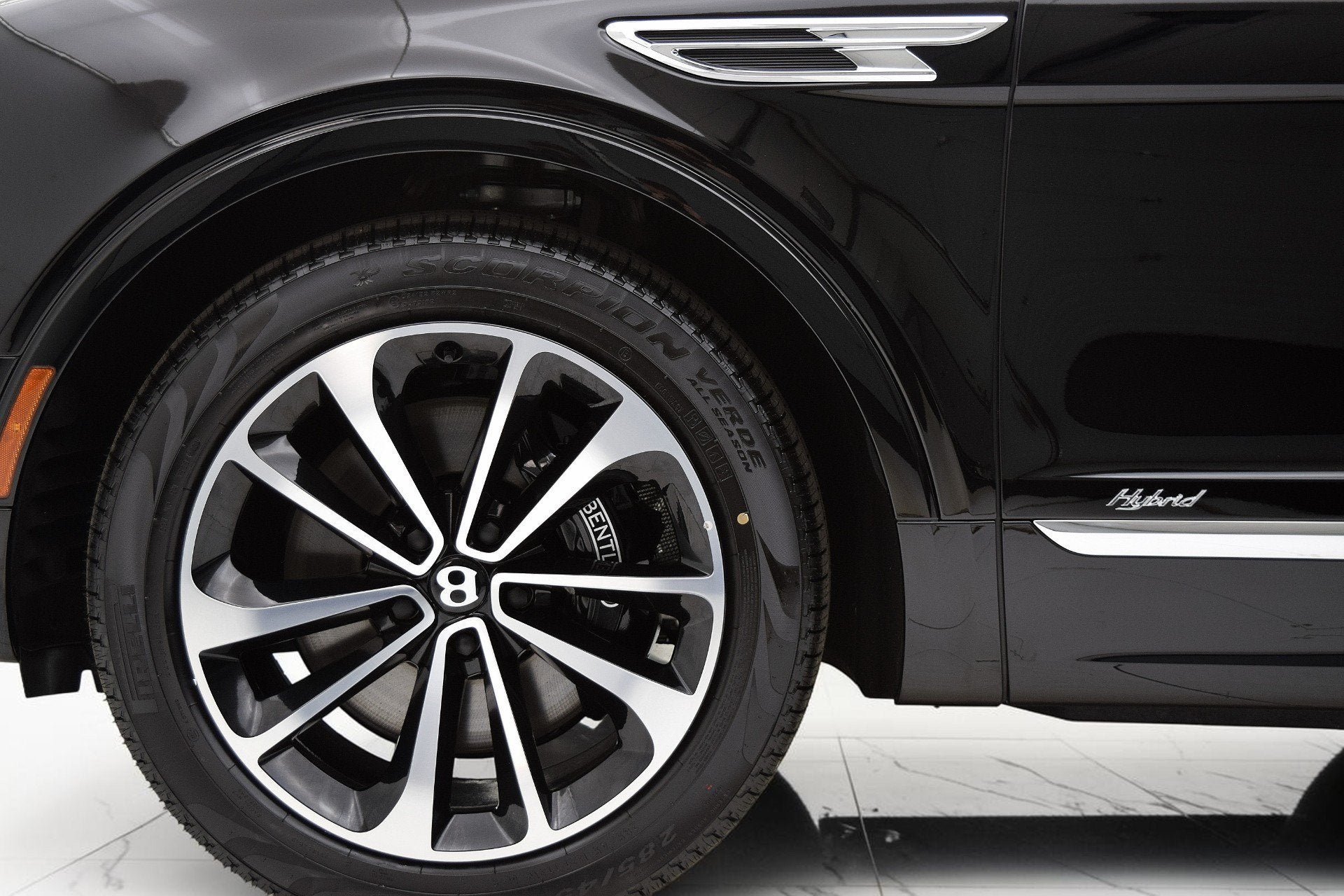 2021 Bentley Bentayga Hybrid