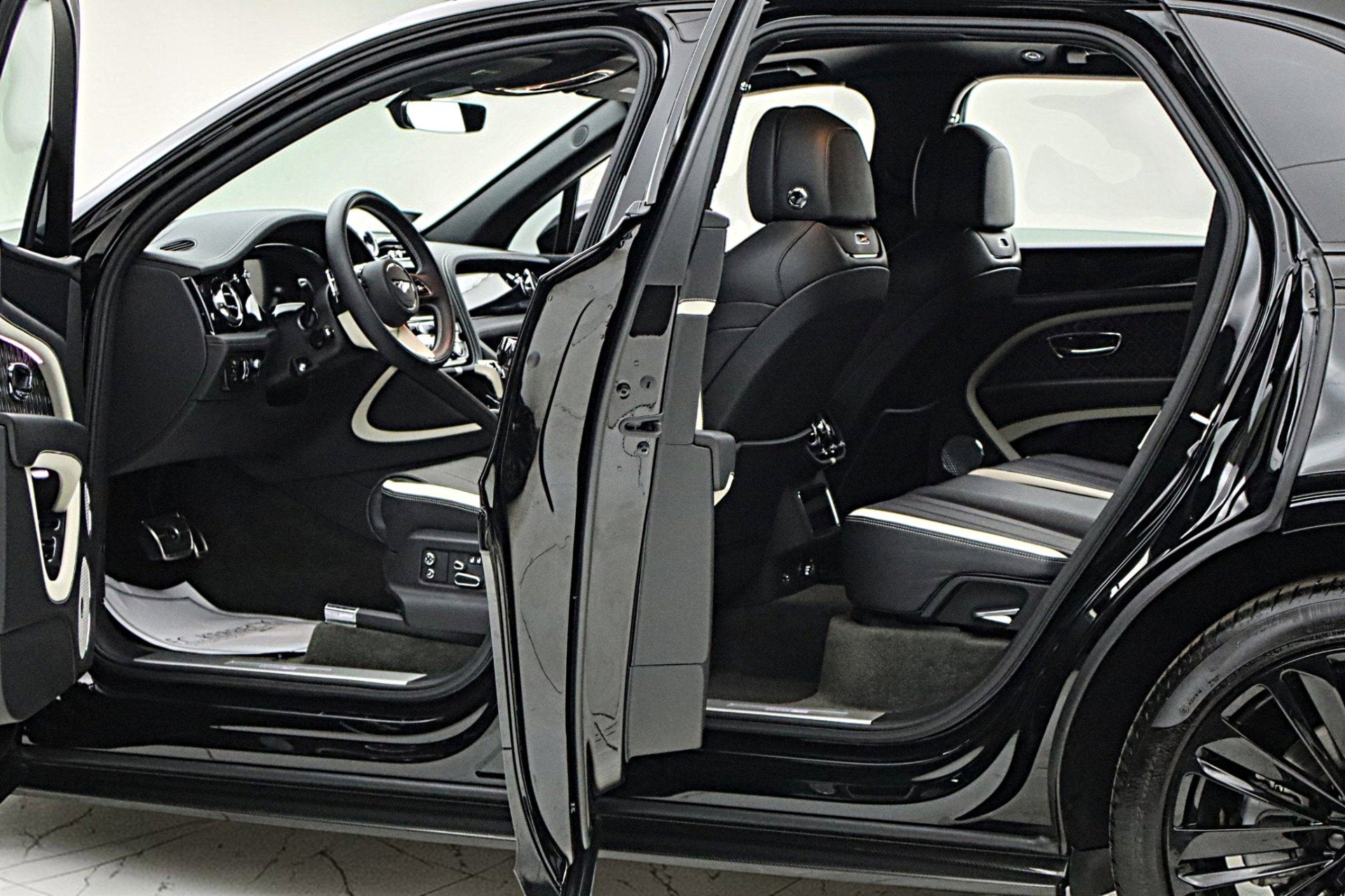 2023 Bentley Bentayga Edition 12 Speed/LEASE OPTIONS AVAILABLE