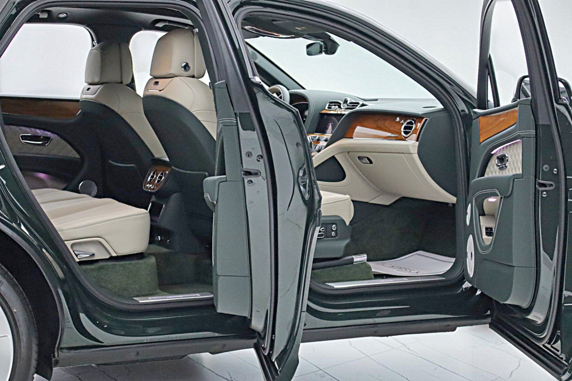 2023 Bentley Bentayga Azure V8