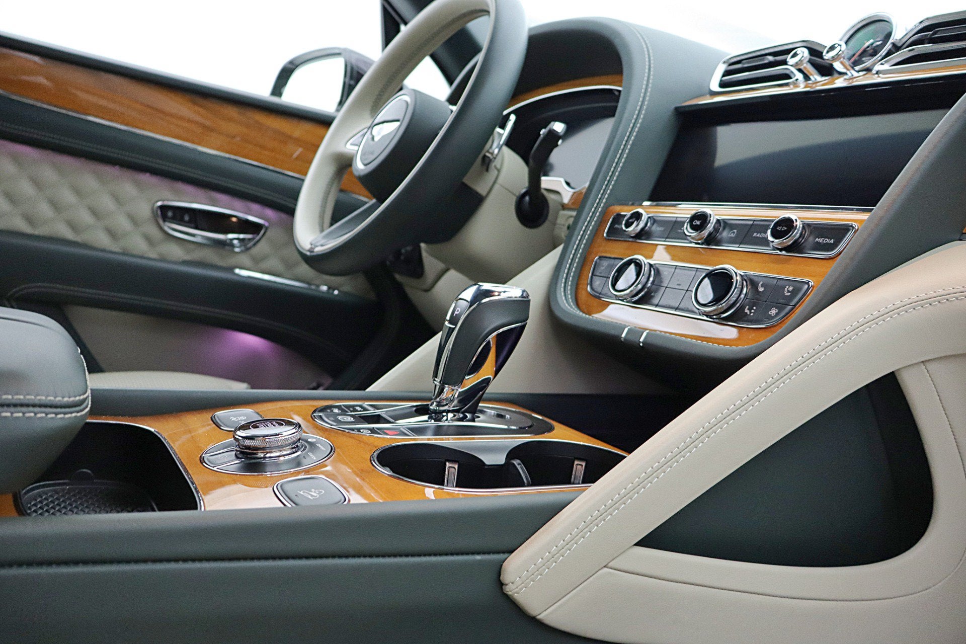 2023 Bentley Bentayga Azure V8