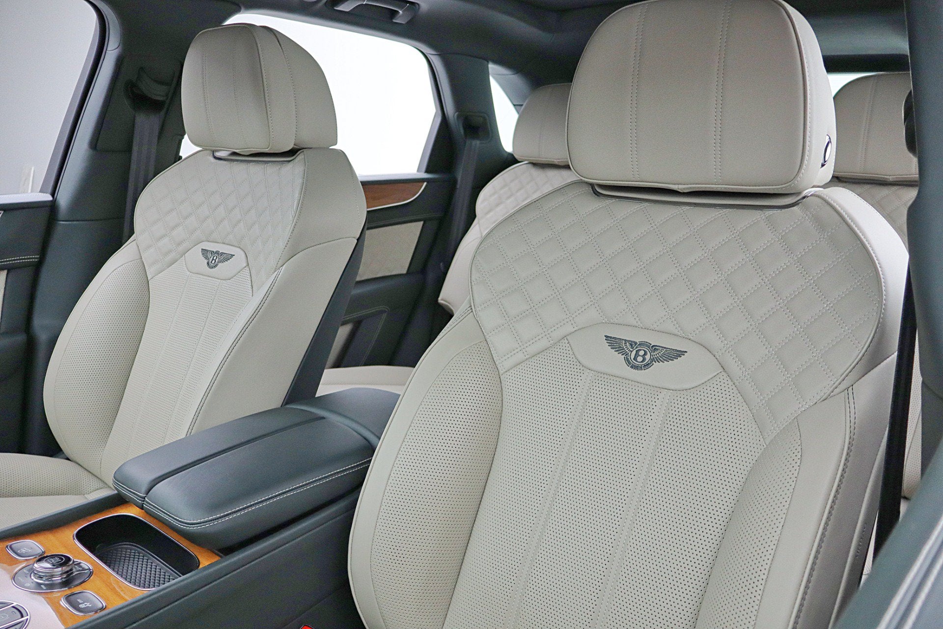 2023 Bentley Bentayga Azure V8