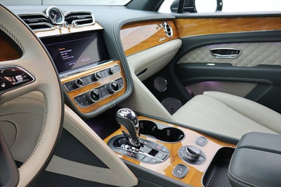 2023 Bentley Bentayga Azure V8