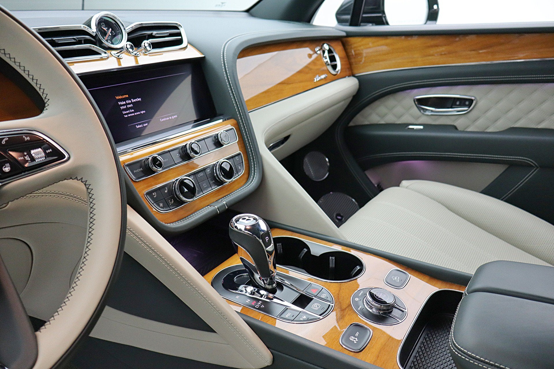 2023 Bentley Bentayga Azure V8