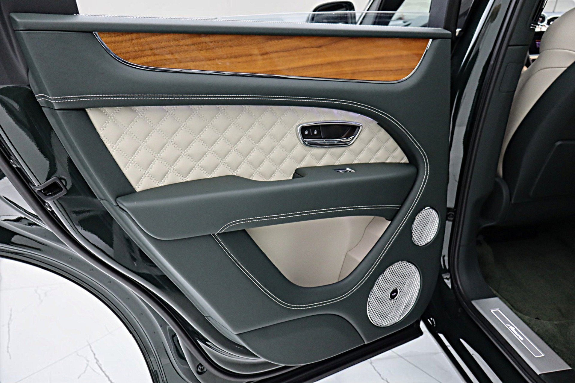 2023 Bentley Bentayga Azure V8