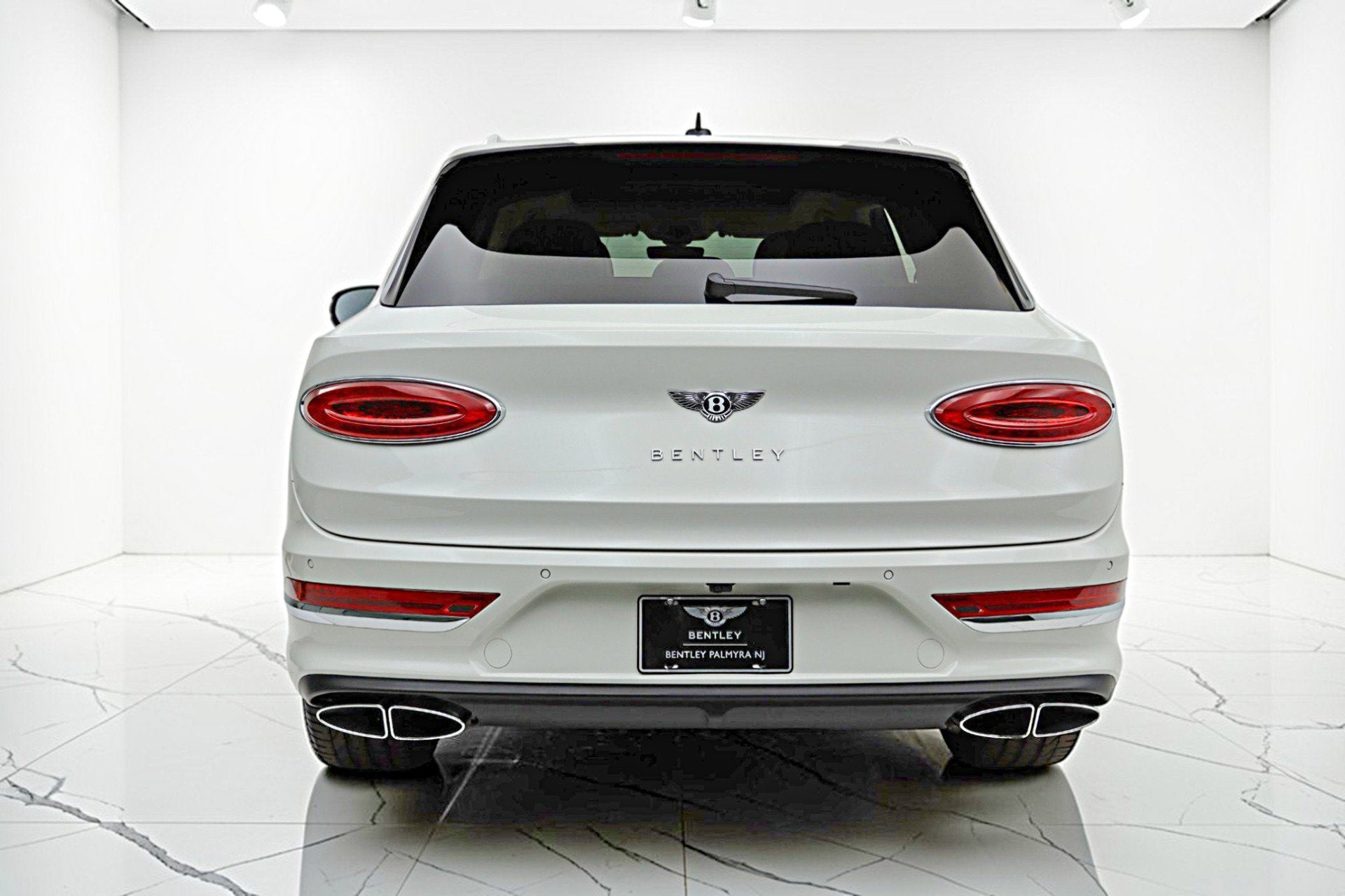 2024 Bentley Bentayga Azure V8/LEASE OPTIONS AVAILABLE