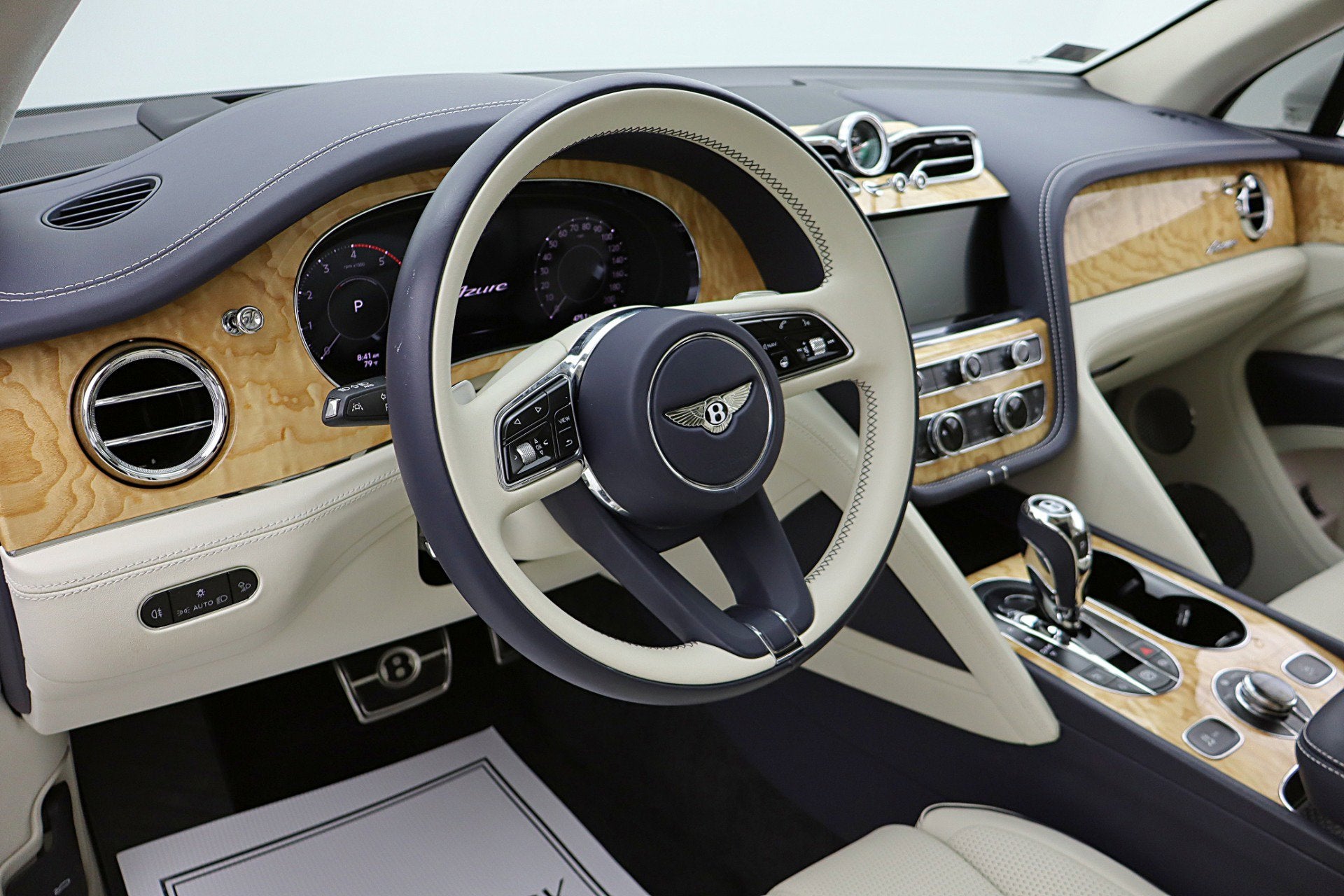 2024 Bentley Bentayga Azure V8/LEASE OPTIONS AVAILABLE