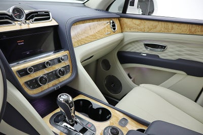 2024 Bentley Bentayga Azure V8/LEASE OPTIONS AVAILABLE