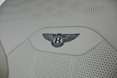 2024 Bentley Bentayga Azure V8/LEASE OPTIONS AVAILABLE