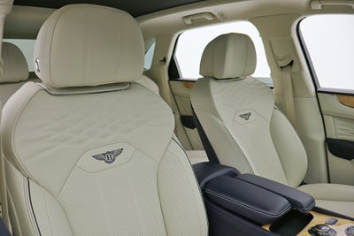2024 Bentley Bentayga Azure V8/LEASE OPTIONS AVAILABLE