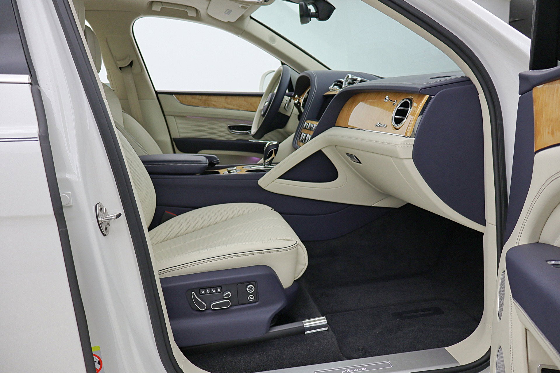 2024 Bentley Bentayga Azure V8/LEASE OPTIONS AVAILABLE