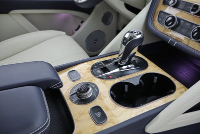 2024 Bentley Bentayga Azure V8/LEASE OPTIONS AVAILABLE