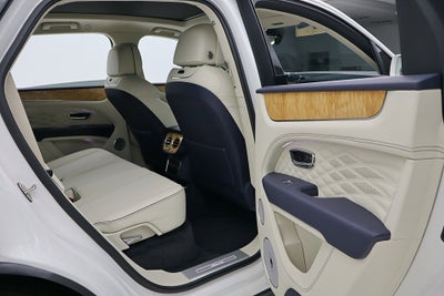 2024 Bentley Bentayga Azure V8/LEASE OPTIONS AVAILABLE