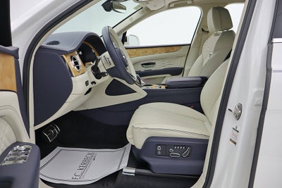 2024 Bentley Bentayga Azure V8/LEASE OPTIONS AVAILABLE