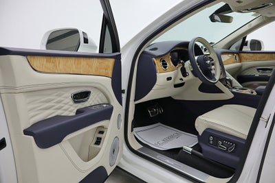 2024 Bentley Bentayga Azure V8/LEASE OPTIONS AVAILABLE