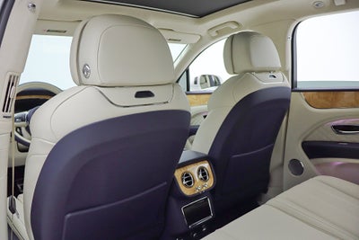 2024 Bentley Bentayga Azure V8/LEASE OPTIONS AVAILABLE