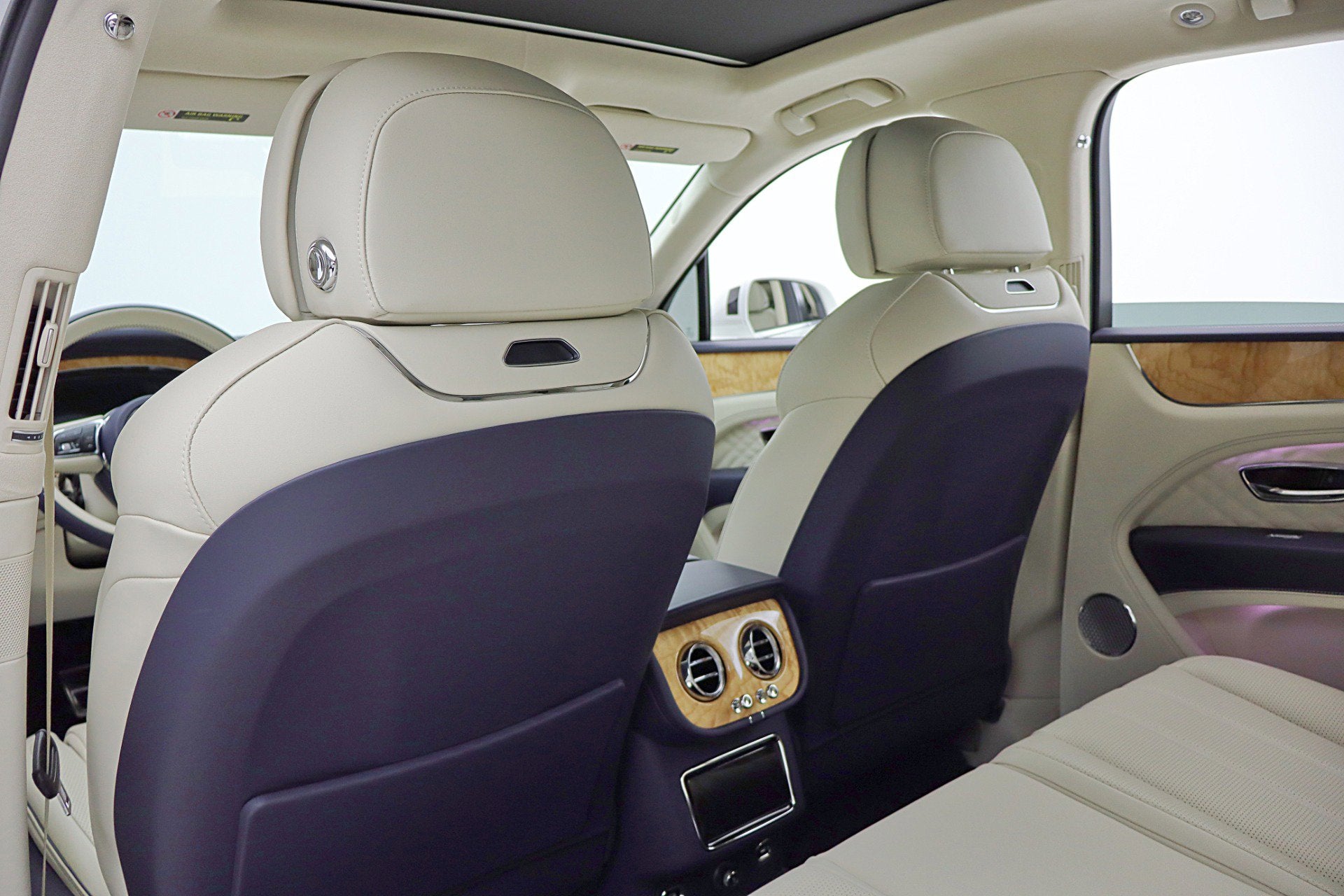 2024 Bentley Bentayga Azure V8/LEASE OPTIONS AVAILABLE