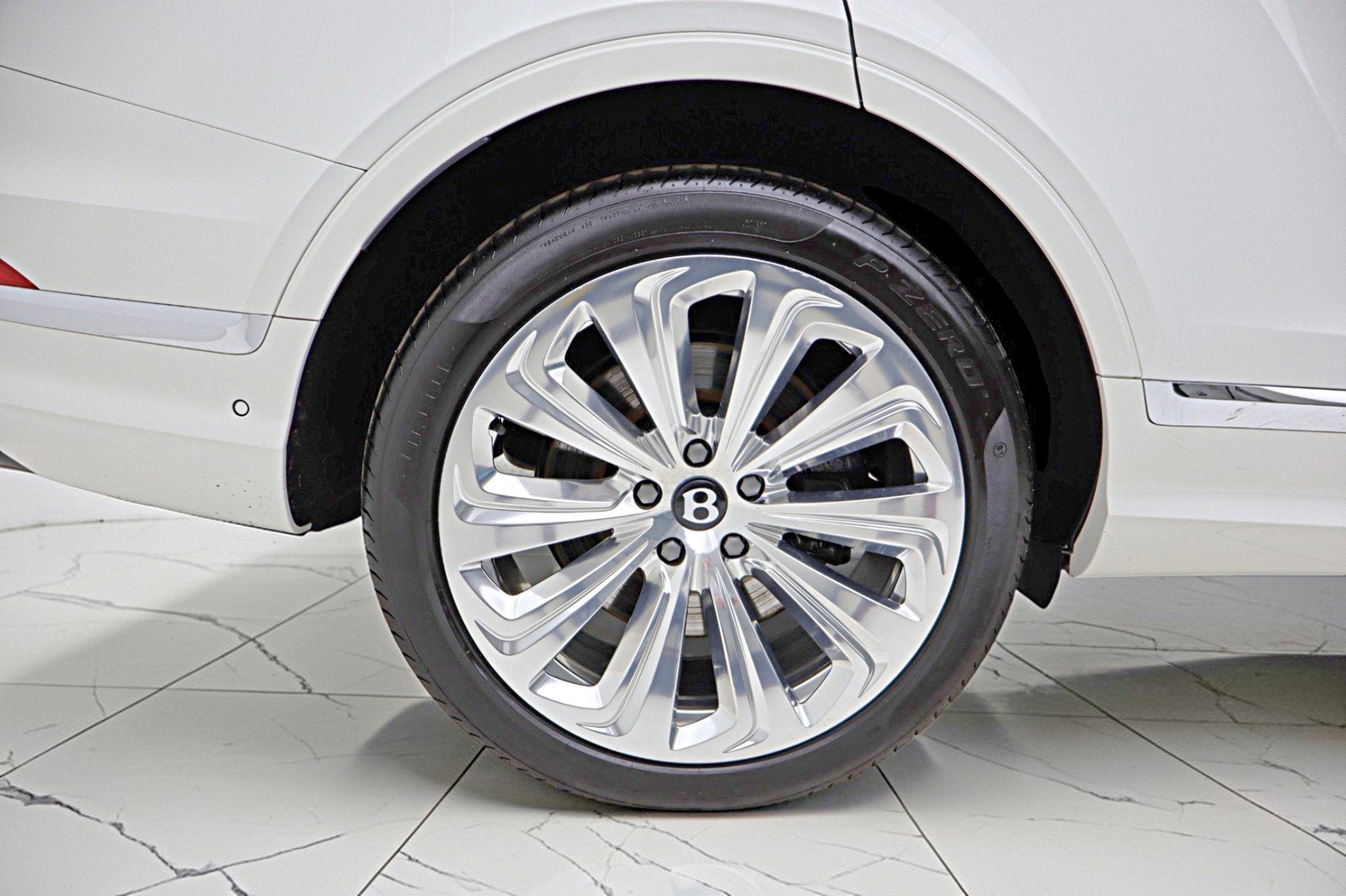 2024 Bentley Bentayga Azure V8/LEASE OPTIONS AVAILABLE