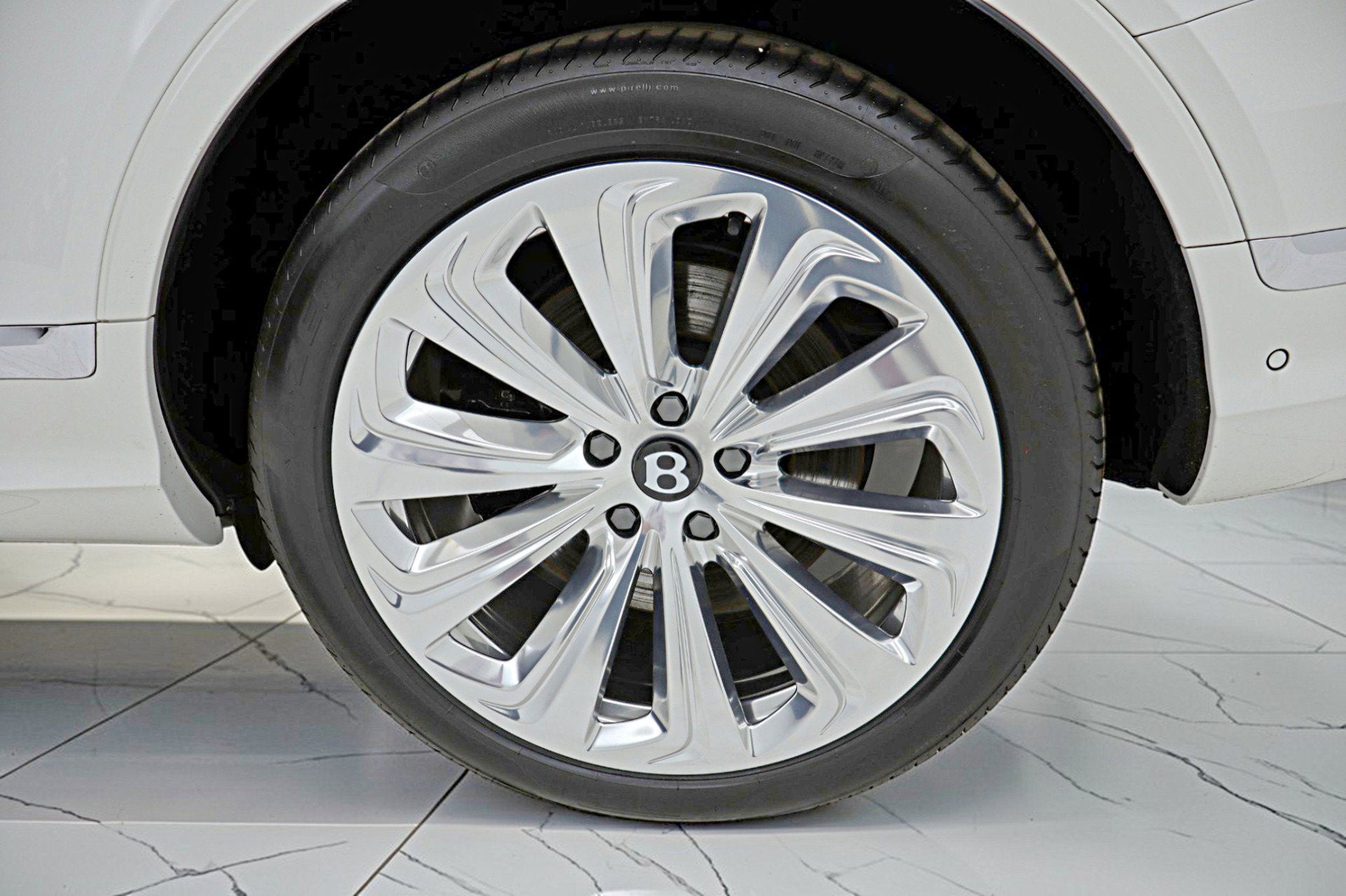 2024 Bentley Bentayga Azure V8/LEASE OPTIONS AVAILABLE