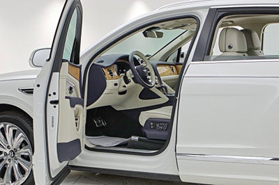 2024 Bentley Bentayga Azure V8/LEASE OPTIONS AVAILABLE