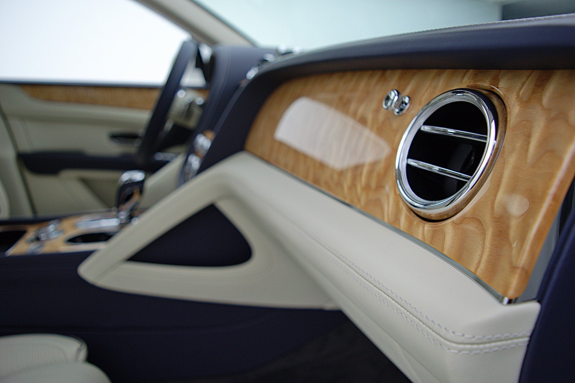2023 Bentley Bentayga V8/LEASE OPTIONS AVAILABLE
